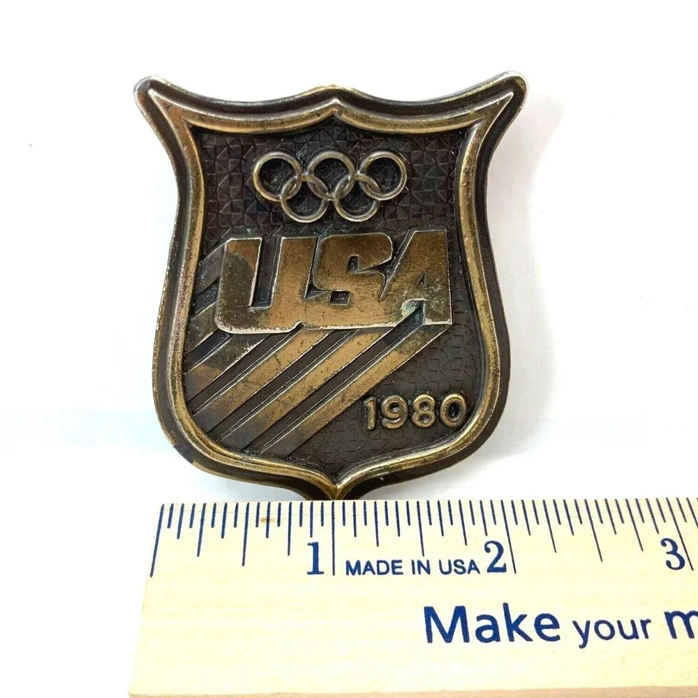 Belt Buckle 1980 USA Olympics The XIII Olympic Winter‎ Games Gold Color USA